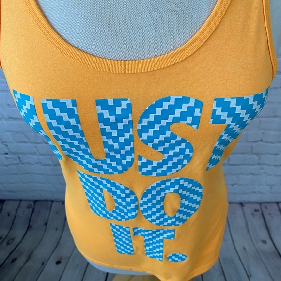 NIKE Tank Top - Picture 5 of 6